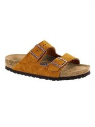 Birkenstock Skórzane klapki "Arizona" w kolorze jasnobrązowym rozmiar: 41. Brązowe klapki Birkenstock, bez wzorów, klasyczne, z otwartym noskiem, bez obcasa, bez zapięcia. Za 487.72 zł.