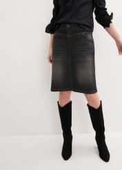 Spódnica dżinsowa ze stretchem. Czarne spódnice bonprix, bez wzorów, dopasowane. Za 87.99 zł.