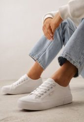 Białe Trampki VICES Ozdobione Napisem Riovanne. Białe trampki Born2be, bez wzorów, eleganckie, bez zapięcia. Za 69.99 zł.