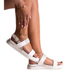 Białe sportowe sandały Big Star LL274939. Białe sandały bez wzorów, eleganckie, bez obcasa, na platformie, bez zapięcia. Za 210.05 zł.