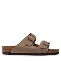 Klapki Birkenstock. Brązowe klapki Birkenstock, bez wzorów, bez obcasa, bez zapięcia. Za 539.99 zł.
