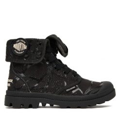 Trapery Palladium. Czarne traperki Palladium, bez wzorów, bez obcasa, bez zapięcia. Za 579.99 zł.