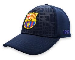 Czapka z daszkiem FC Barcelona - oficjalna licencjonowana. Niebieskie czapki z daszkiem FC Barcelona, bez wzorów, z poliesteru. Za 96.90 zł.