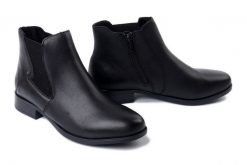 RIEKER 77051-00 black, botki damskie. Czarne botki Rieker, bez wzorów, z gumy, bez obcasa, na obcasie, bez zapięcia. Za 269.03 zł.