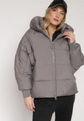 Szara Pikowana Kurtka o Kroju Oversize z Kapturem Mevisana. Szare kurtki Born2be, na zimę, l, bez wzorów, z dzianiny, z kapturem. Za 289.99 zł.