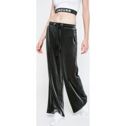 Missguided - Spodnie by Jourdan Dunn. Spodnie dresowe Missguided. W wyprzedaży za 79.90 zł.
