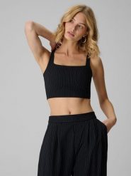 4F Crop-top slim w paski damski - czarny XS. Czarne topy 4f, m, bez wzorów, z materiału, klasyczne, bez kołnierzyka, bez ramiączek. Za 89.99 zł.