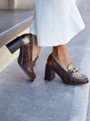 Bellucci Czółenka w kolorze jasnobrązowym rozmiar: 37. Brązowe czółenka Bellucci, bez wzorów, klasyczne, z okrągłym noskiem, bez obcasa, bez zapięcia. Za 126.99 zł.