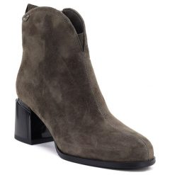 Skórzane botki damskie na obcasie khaki Vinceza 91178. Brązowe botki VINCEZA, bez wzorów, ze skóry, eleganckie, bez obcasa, na obcasie, bez zapięcia. Za 269.99 zł.