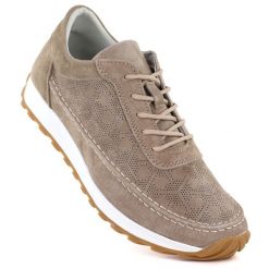 Skórzane półbuty damskie zamszowe jasny braz Sergio Leone SP001. Półbuty wsuwane Sergio Leone, w ażurowe wzory, ze skóry, bez obcasa. Za 179.99 zł.