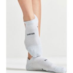 Skarpetki fitness Domyos niskie 3 pary. Białe skarpetki DOMYOS, bez wzorów, z dzianiny. Za 39.99 zł.
