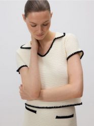 Sweter polo - złamana biel. Swetry Reserved, l, bez wzorów, z dzianiny, bez ramiączek. Za 119.99 zł.