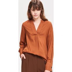Bluzka z modalu - Brązowy. Brązowe bluzki Reserved, bez wzorów, bez kołnierzyka, bez ramiączek. W wyprzedaży za 29.99 zł.