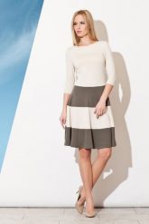 Elegancka Sukienka z Rękawem 3/4 z Kontrastowymi Pasami - Oliwkowy. Zielone sukienki Figl, l, bez wzorów, z elastanu, eleganckie, bez kołnierzyka, bez ramiączek. Za 249.00 zł.