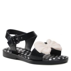 Sandały Melissa. Czarne sandały Melissa, bez wzorów, bez obcasa, na płaskiej podeszwie, bez zapięcia. Za 199.99 zł.