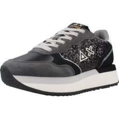 Buty SUN68 BIG ALLY GLITTER Czarny. Czarne buty trekkingowe SUN68, ze skóry, bez zapięcia. Za 288.99 zł.