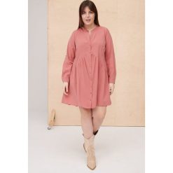 Sukienka Tunika Tiguana Plus Size 737 Koral. Brązowe sukienki blue shadow, na imprezę, plus size, bez wzorów, z lyocellu, bez kołnierzyka, plus size, bez ramiączek, maxi, koszulowe. W wyprzedaży za 169.95 zł.