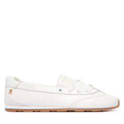 Baleriny Tommy Hilfiger. Białe baleriny Tommy Hilfiger, bez wzorów, bez obcasa, bez zapięcia. Za 449.99 zł.