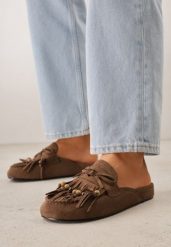 Ciemnobrązowe Klapki VICES Typu Mule z Koralikami Frędzlami i Kokardą Dioleora. Brązowe klapki Born2be, z aplikacjami, eleganckie, bez obcasa, na płaskiej podeszwie, bez zapięcia. Za 119.99 zł.