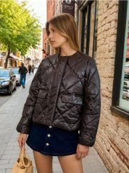 Pikowana kurtka z połyskiem - brązowy. Brązowe kurtki Sinsay, l, bez wzorów, bez kaptura. Za 69.99 zł.