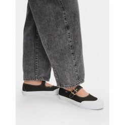 Baleriny Vans. Czarne baleriny Vans, bez wzorów, bez obcasa, bez zapięcia. Za 189.99 zł.