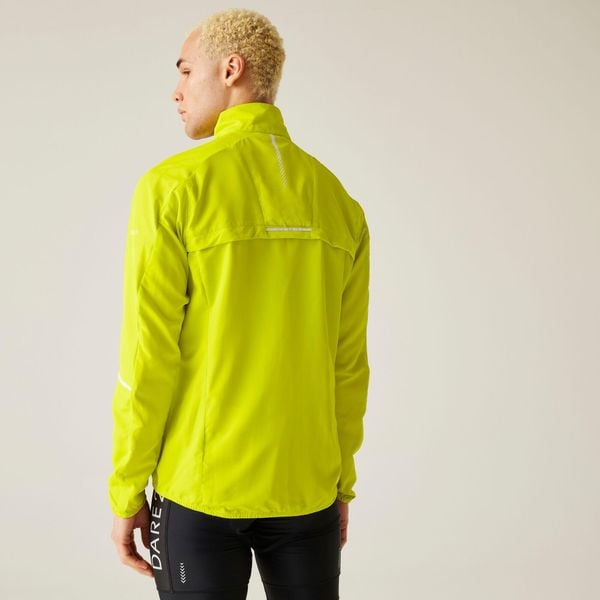Illume Dare 2B rowerowa kurtka wiatrówka unisex. Żółte kurtki Dare 2b, s, bez wzorów, bez kaptura, trekkingowe. Za 369.99 zł.