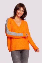 Sweter w Serek z Lampasami - Jasnopomarańczowy. Brązowe swetry MOE, l, bez wzorów, z materiału, bez ramiączek. Za 176.26 zł.