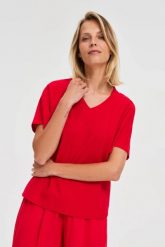 Bawełniana bluzka czerwona. Czerwone bluzki MOODO, l, bez wzorów, z bawełny, bez kołnierzyka, bez ramiączek. Za 49.99 zł.