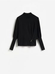 Sweter z ozdobnym detalem - czarny. Czarne swetry Reserved, l, bez wzorów, z dzianiny, bez ramiączek. Za 129.99 zł.