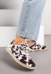 Brązowo-Białe Sneakersy Kultowe Tenisówki ze Wzorem w Łaty z Podeszwą Zdobioną Plecionką Zarorella. Brązowe trampki Renee, z aplikacjami, z jeansu, eleganckie, bez zapięcia. W wyprzedaży za 63.99 zł.
