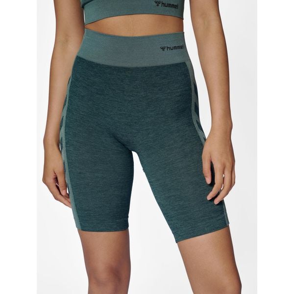 Damskie szorty bezszwowe Hummel Clea. Zielone szorty Hummel, bez wzorów. Za 135.00 zł.