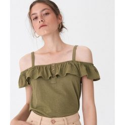 Bluzka z falbanką - Khaki. Brązowe bluzki House, l, bez wzorów, bez kołnierzyka, bez ramiączek. W wyprzedaży za 29.99 zł.