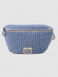 Levi's Saszetka w kolorze błękitnym - 27 x 18 x 2,5 cm rozmiar: onesize. Niebieskie nerki i saszetki Levi's, bez wzorów, z materiału, sportowe, bez dodatków. Za 119.68 zł.