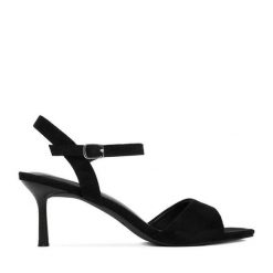 Sandały JENNY. Czarne sandały Jenny, bez wzorów, bez obcasa, na szpilce, bez zapięcia. Za 129.99 zł.