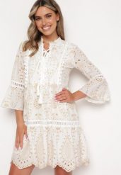 Beżowa Sukienka w Stylu Boho z Wiązaniem na Dekolcie i Szerokimi Rękawami Ellaci. Brązowe sukienki Born2be, na co dzień, l, bez wzorów, boho, bez kołnierzyka, bez ramiączek, mini, proste. W wyprzedaży za 132.99 zł.