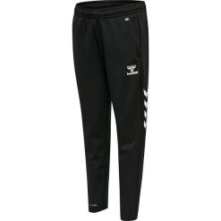 Spodnie dresowe piłkarskie dla dzieci Hummel Core XK Kids Training Poly Pants. Czarne szorty Hummel, bez wzorów, z dresówki, sportowe. Za 101.00 zł.