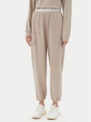 EA7 Emporio Armani Spodnie dresowe 7W000282 AF12501 U6155 Beżowy Loose Fit. Brązowe spodnie dresowe EA7 Emporio Armani, bez wzorów, z dresówki. Za 319.99 zł.