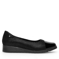 Baleriny Go Soft. Czarne baleriny GO SOFT, bez wzorów, bez obcasa, bez zapięcia. Za 143.99 zł.