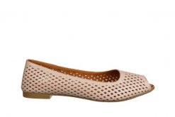 Baleriny Bayla-161 037 121 2 013 Peach Whip 161687, Różowy, Skóra naturalna - 37. Czerwone baleriny Bayla, bez wzorów, z materiału, bez obcasa, na płaskiej podeszwie, bez zapięcia. W wyprzedaży za 169.00 zł.