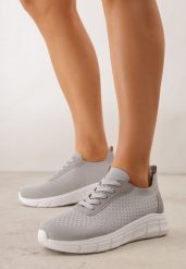 Szare Minimalistyczne Buty Sportowe z Siateczki na Tłoczonej Podeszwie Zanera. Szare buty treningowe Born2be, bez wzorów, z jeansu, bez zapięcia, na fitness i siłownię. Za 79.99 zł.