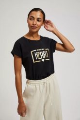 T-shirt z napisem i krótkimi rękawami czarny. Czarne t-shirty MOODO, bez wzorów, bez kołnierzyka, bez ramiączek. W wyprzedaży za 39.99 zł.