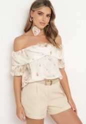 Jasnobeżowa Bluzka Typu Hiszpanka z Chokerem w Kształcie Róży Ambidia. Brązowe bluzki Born2be, bez wzorów, z jeansu, eleganckie, bez kołnierzyka, bez ramiączek. Za 139.99 zł.