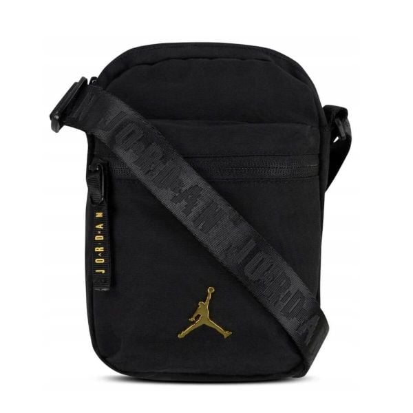 Saszetka torba listonoszka Air Jordan Jan Airborne Festival Bag 9A0631-K5X. Czarne nerki i saszetki Jordan, bez wzorów, bez dodatków. Za 119.00 zł.