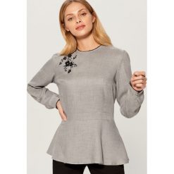 Bluzka z baskinką - Szary. Bluzki marki Reserved. W wyprzedaży za 59.99 zł.