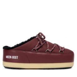 Klapki Moon Boot. Czerwone klapki Moon Boot, bez wzorów, z nylonu, bez obcasa, bez zapięcia. Za 629.99 zł.