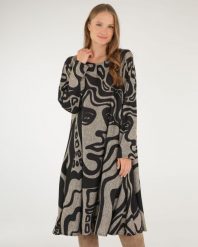 Wzorzysta sukienka z dzianiny. Brązowe sukienki Unisono, s, bez wzorów, z dzianiny, bez kołnierzyka, bez ramiączek, midi. Za 189.00 zł.