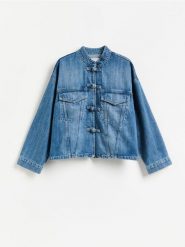 Jeansowa kurtka oversize - niebieski. Niebieskie kurtki Reserved, l, bez wzorów, z bawełny, bez kaptura. Za 199.99 zł.