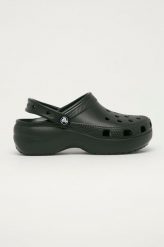 Crocs klapki Classic Platform Clog 206750. Czerwone klapki Crocs, bez wzorów, z gumy, z okrągłym noskiem, bez obcasa, na płaskiej podeszwie, bez zapięcia. W wyprzedaży za 199.99 zł.