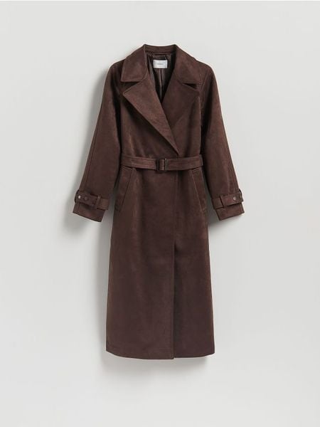 Trencz z imitacji zamszu - ciemnobrązowy. Brązowe płaszcze Reserved, l, bez wzorów, ze skóry, bez kaptura. Za 359.99 zł.