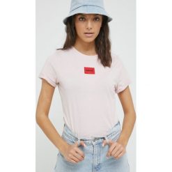 Hugo T-shirt bawełniany 50456008 kolor różowy. Czerwone t-shirty Hugo, l, z aplikacjami, z bawełny, bez kołnierzyka, bez ramiączek. W wyprzedaży za 224.99 zł.